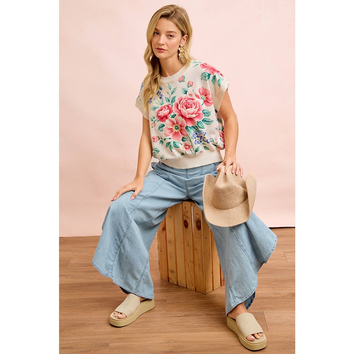 Floral artwork printed short sleeve sweater