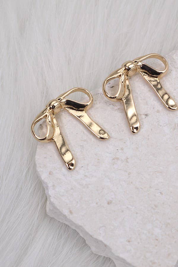 Bow stud earrings