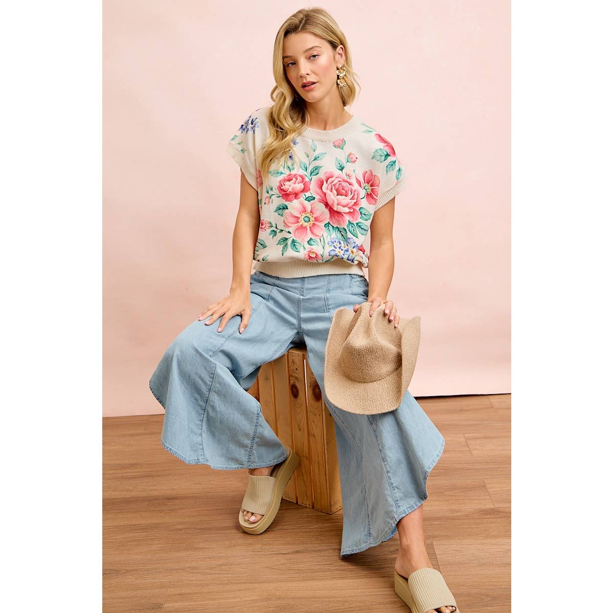 Floral artwork printed short sleeve sweater