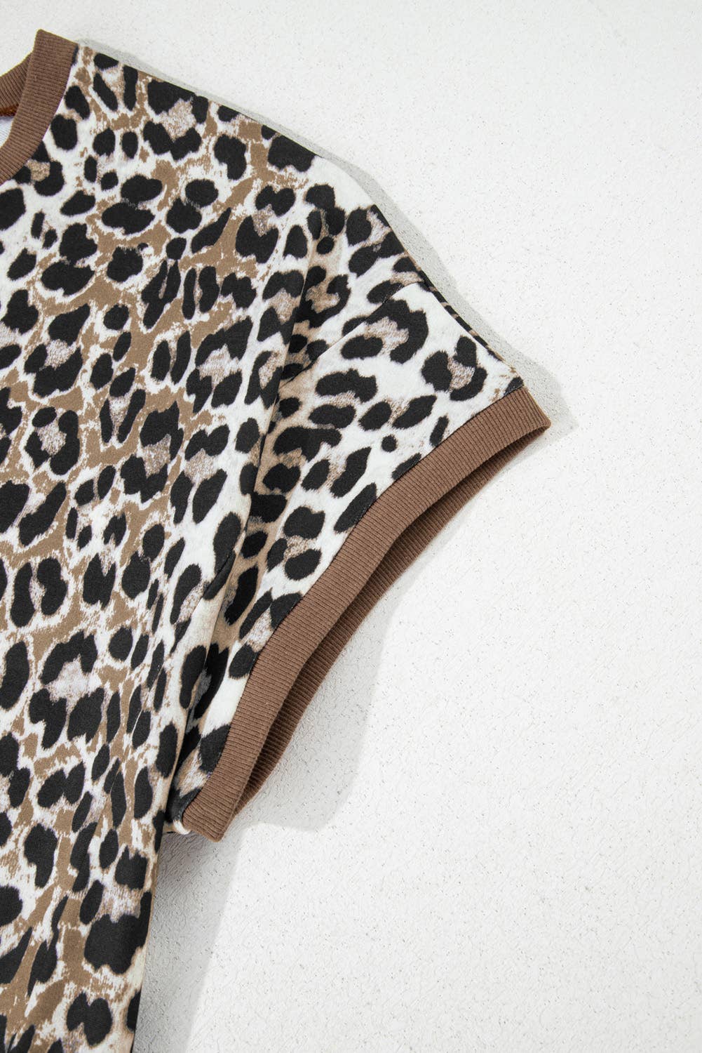 Plus Size Leopard Contrast Trim Loose Top