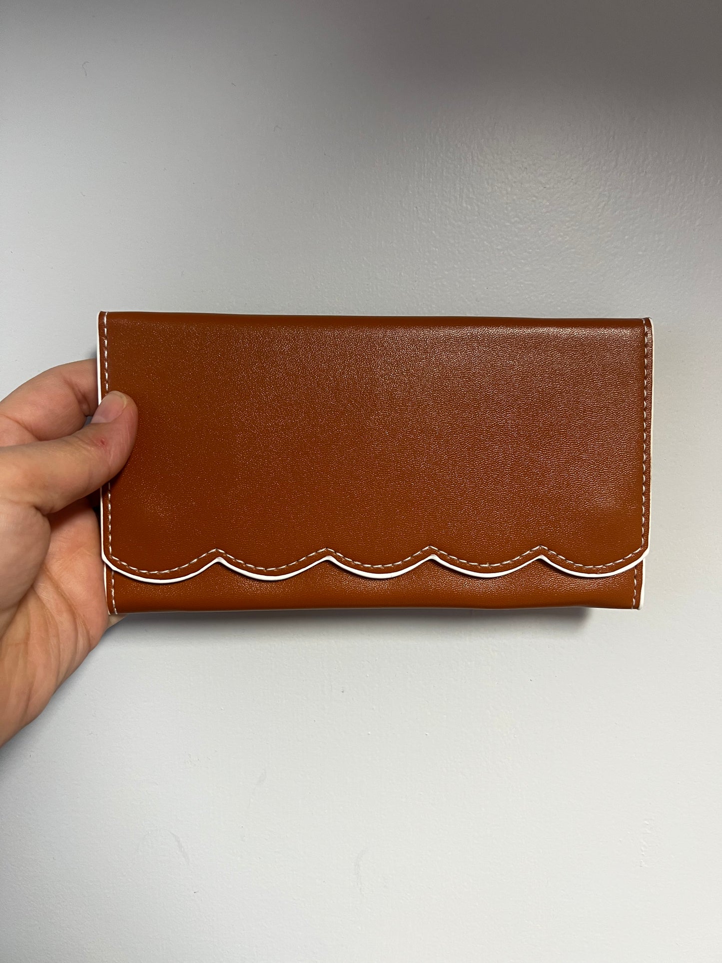Scalloped wallet