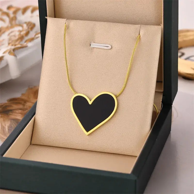 Black Heart Necklace Gold/Silver